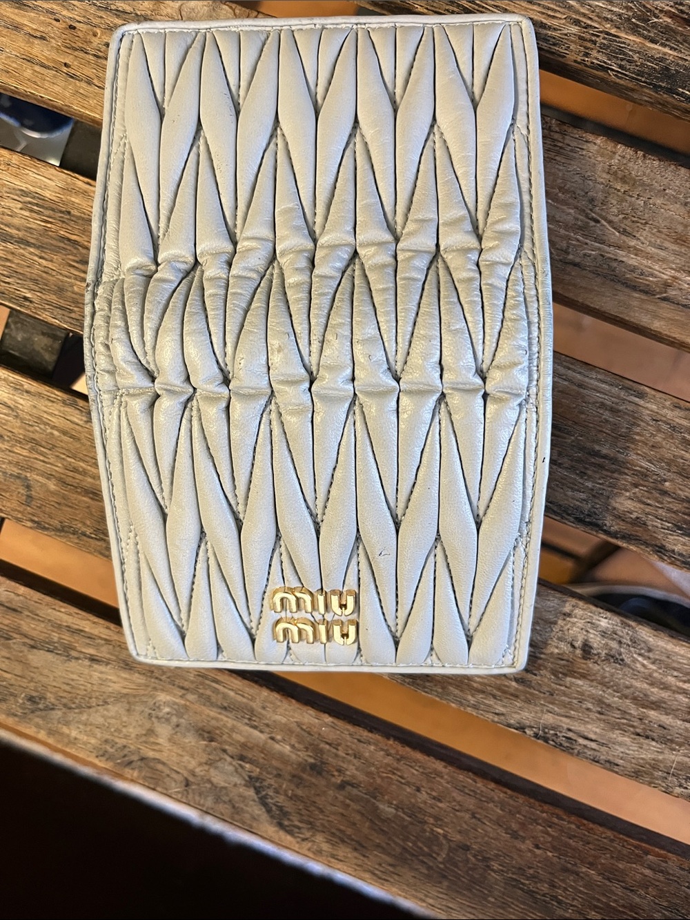 Miu Miu Cream Quilted Leather Compact Wallet with Gold Logo - Picture 2 of 8